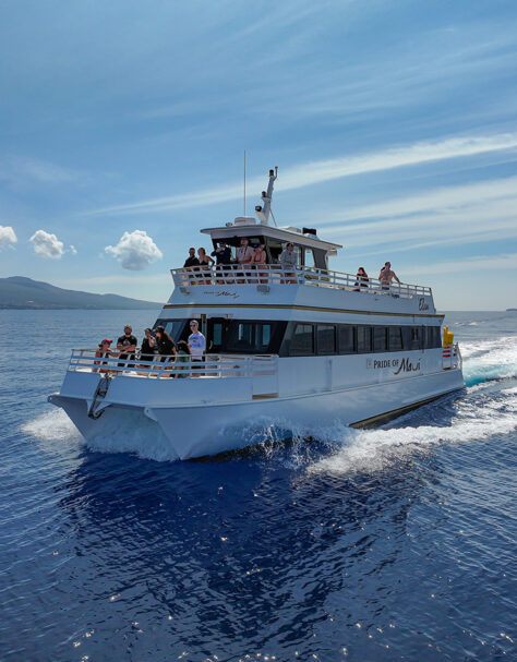 Elua underway with guests on a Molokini snorkel tour